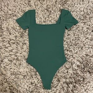 Aritzia Babaton Contour Squareneck Shortsleeve Bodysuit